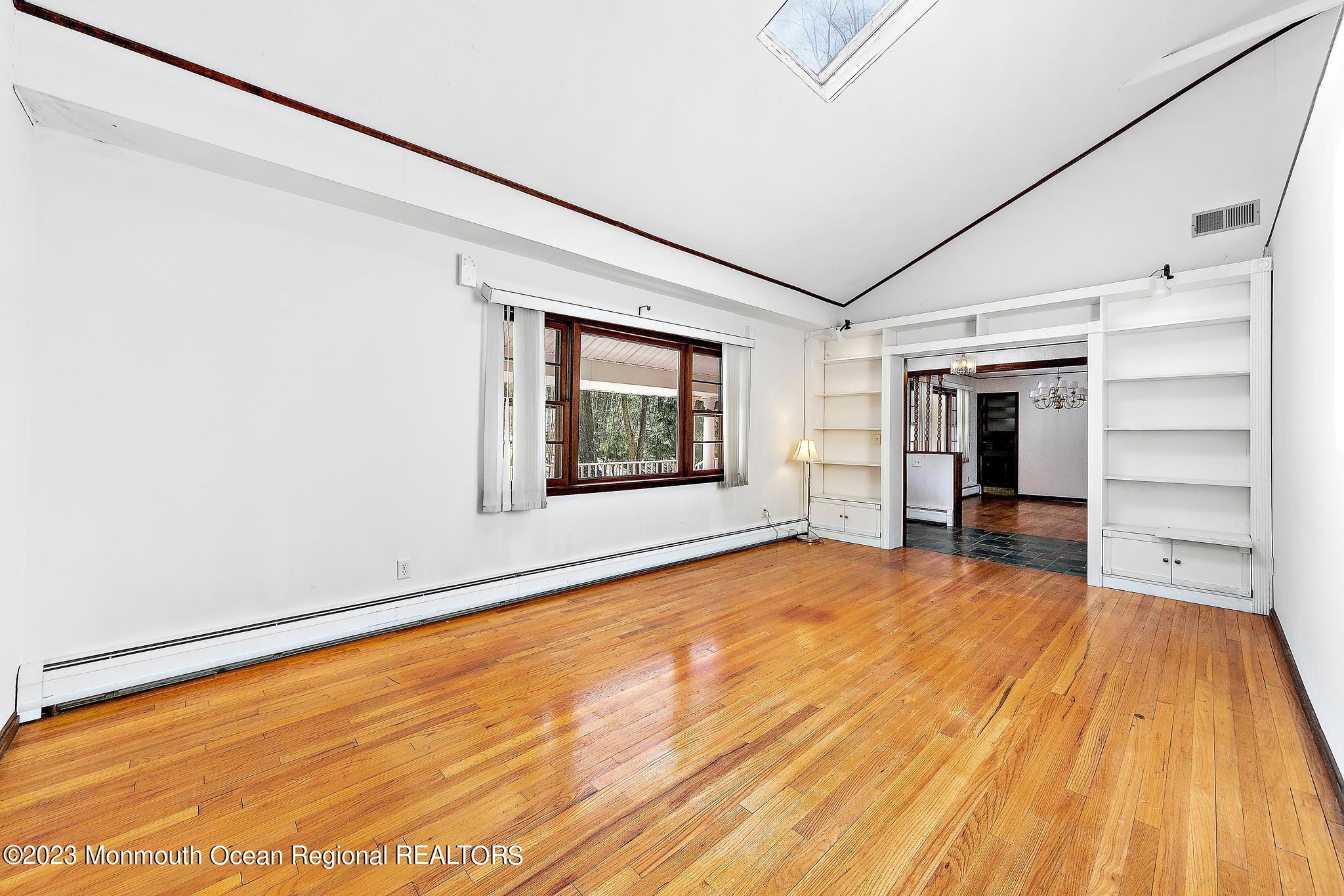 5 Edgewood Drive Holmdel, NJ 07733 - Photo 7 of 46 Living Room