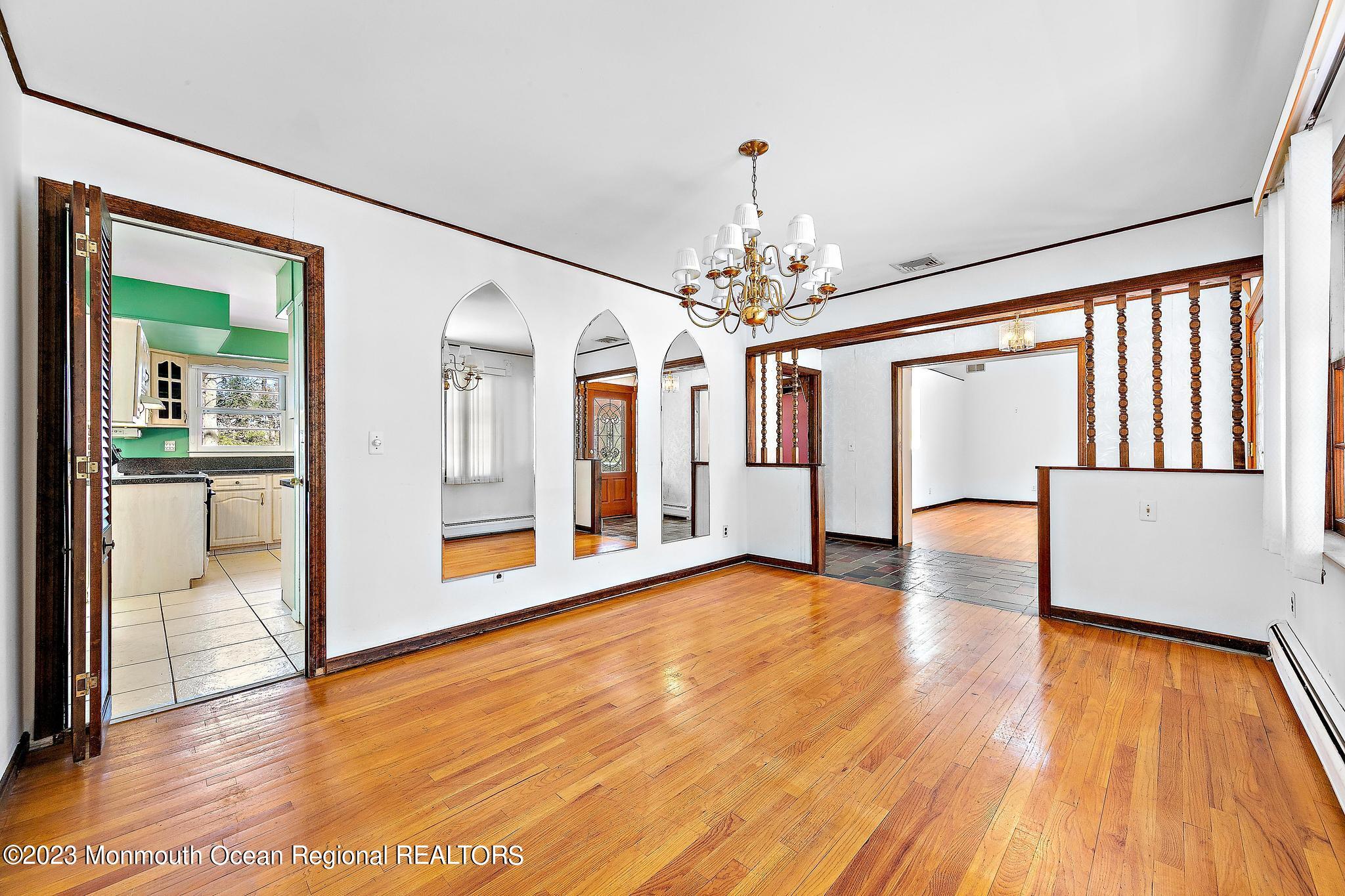 5 Edgewood Drive Holmdel, NJ 07733 - Photo 8 of 46 Dining Room