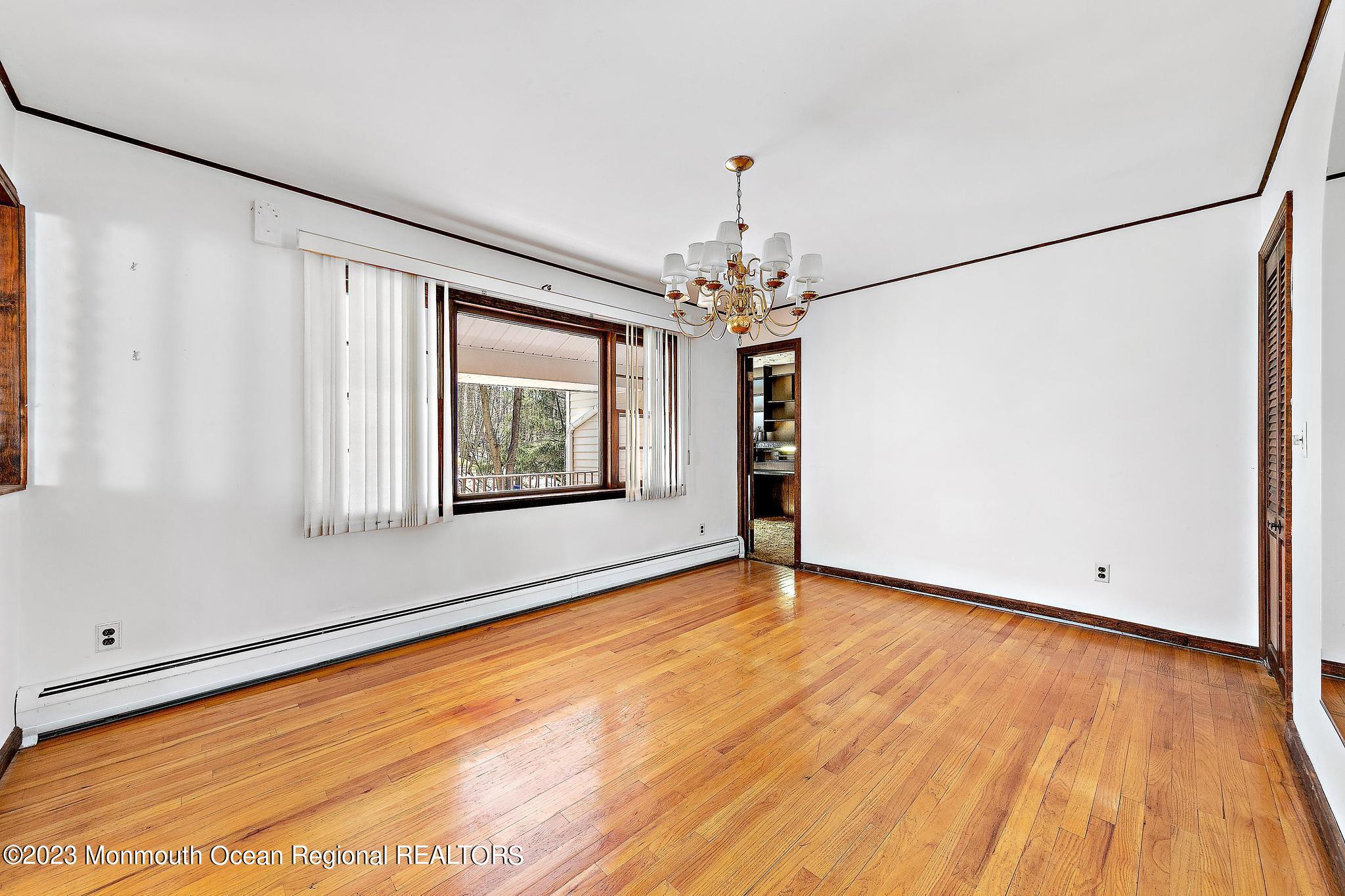 5 Edgewood Drive Holmdel, NJ 07733 - Photo 9 of 46 Dining Room