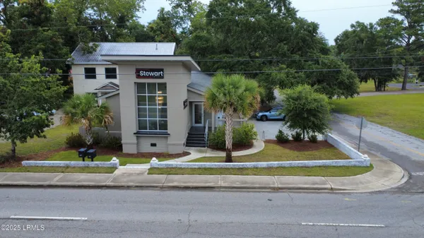 $800 | 205 Ribaut Road, Unit D, Beaufort, SC 29902