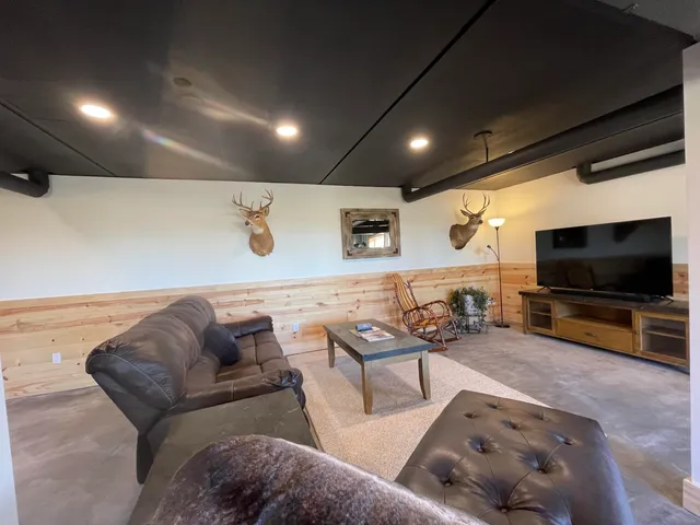 $2,600 | 75512 County Road 665, Lawton, MI 49065