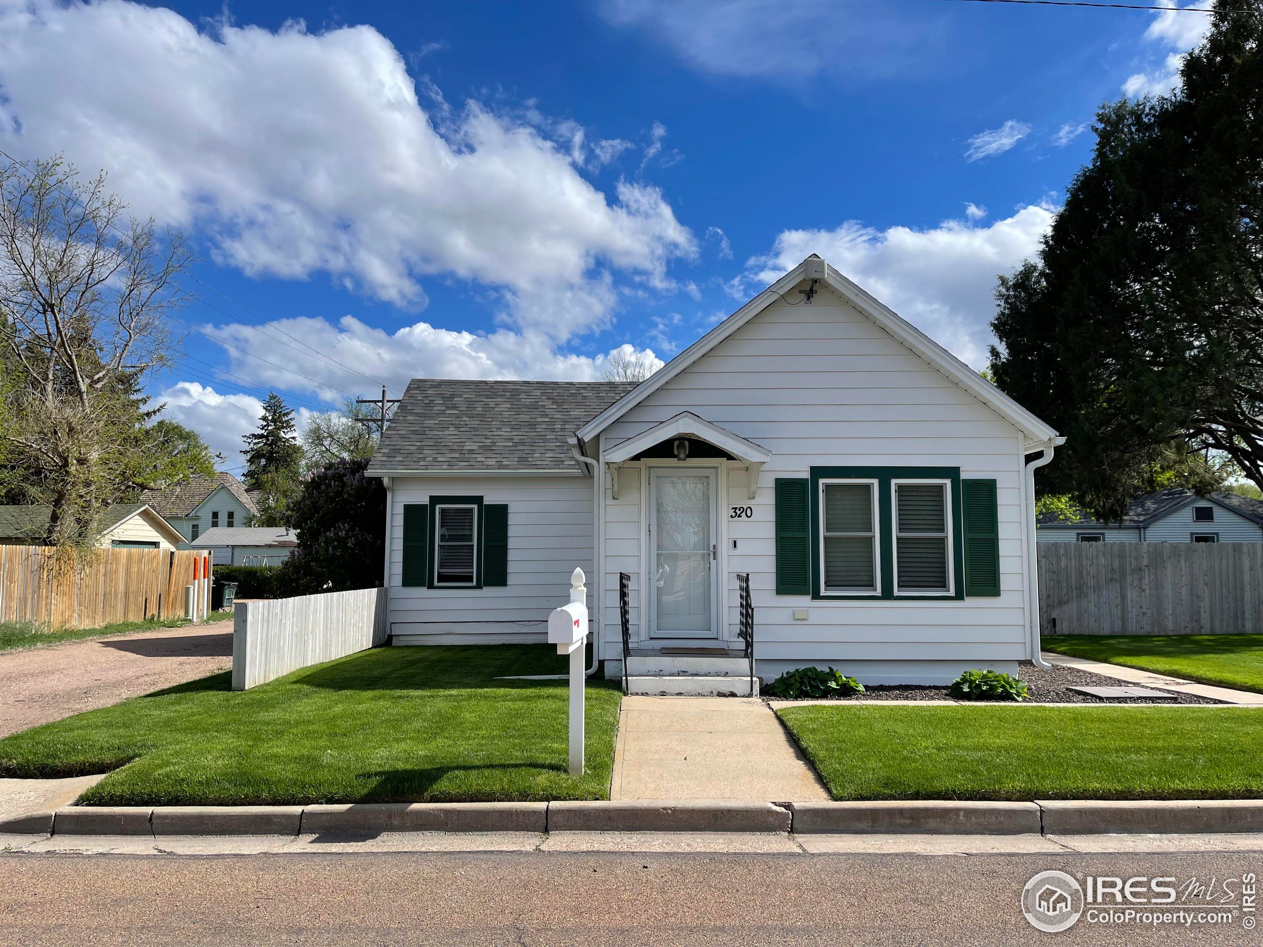 320 East Carnahan St