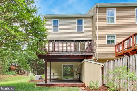 $560,000 | 14738 Grobie Pond Lane, Centreville, VA 20120