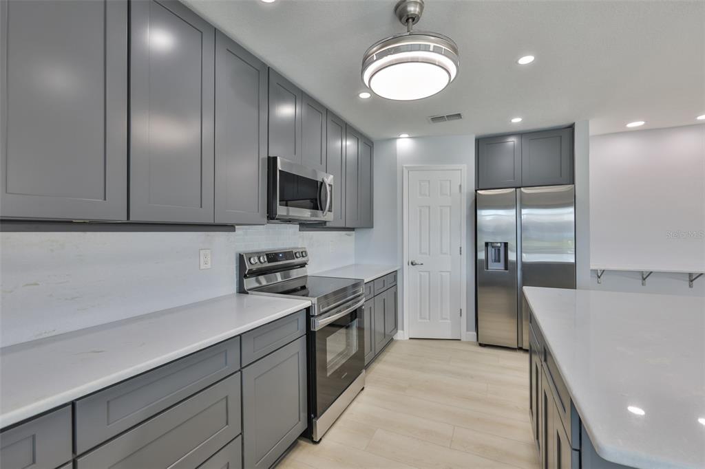 1018 Silver Palm Way Apollo Beach, FL 33572 - Photo 23 of 67