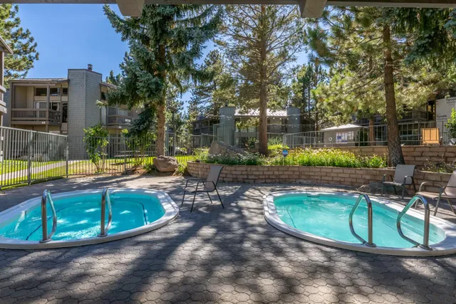 $775,000 | 286 Old Mammoth Road, Unit 2, Mammoth Lakes, CA 93546