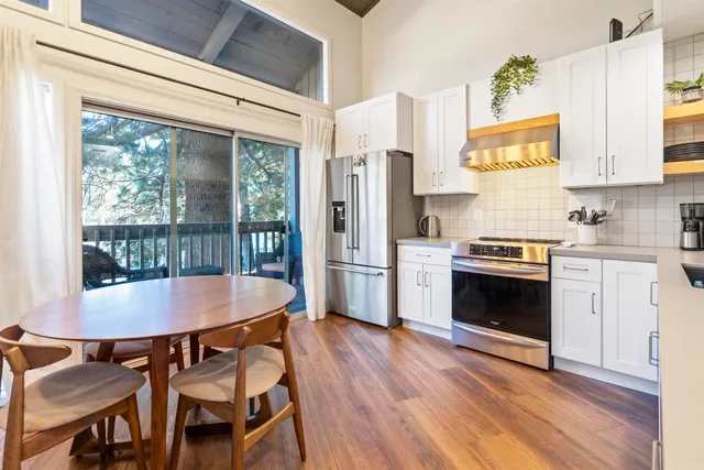 $775,000 | 286 Old Mammoth Road, Unit 2, Mammoth Lakes, CA 93546