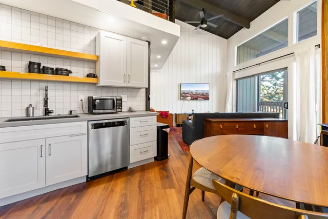 $775,000 | 286 Old Mammoth Road, Unit 2, Mammoth Lakes, CA 93546