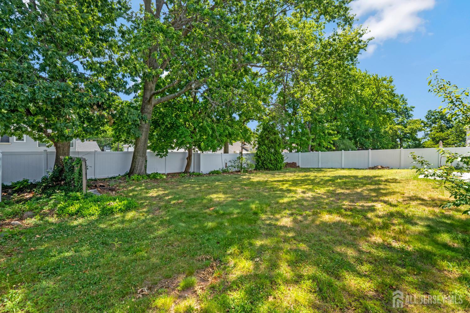 33 Larchmont Road Edison, NJ 08837 - Photo 24 of 25