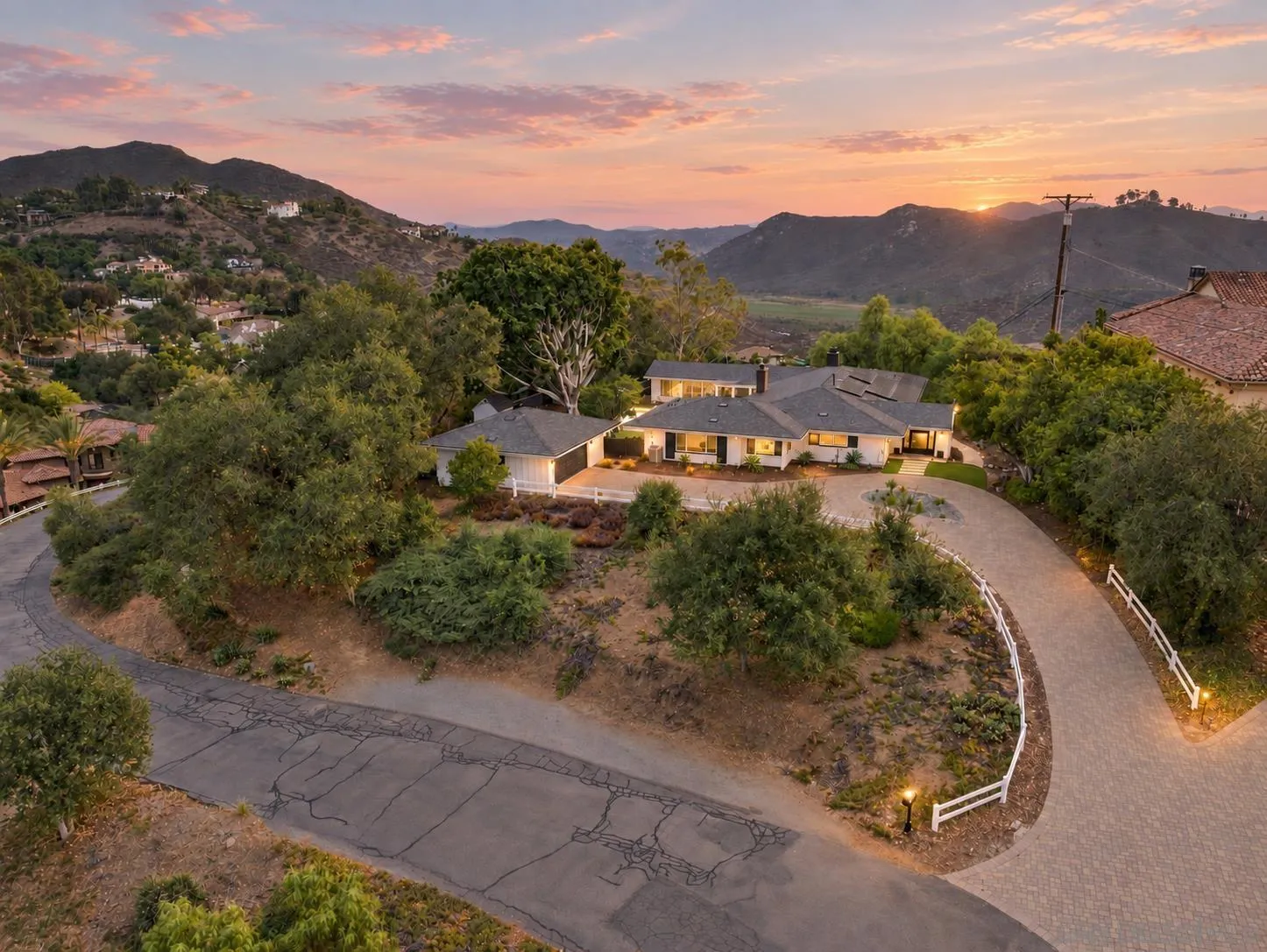 3425 Purer Road Escondido, CA 92029 - Photo 2 of 75 Digitally Altered. Original Image (https://zimg.paragon.ice.com/ParagonImages/Property/PA/SDMLS/260020898/8/120/90/ea558adeebe3bbae2723482eb76884a5/3/012077b30230672525f50d03911dc4ee/260020898-7cc9b54c-1186-4c90-a3ac-141e0e75c6e9.JPG)