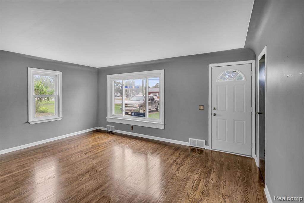 1024 Capac Road Allenton, MI 48002 - Photo 7 of 26