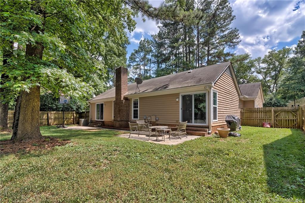 6221 Trysting Road, Unit 27 Charlotte, NC 28227 - Photo 30 of 36 Gallery Image 30