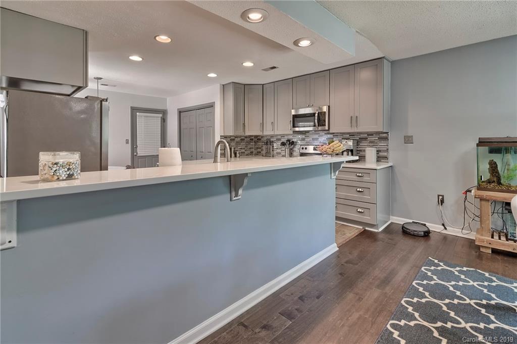 6221 Trysting Road, Unit 27 Charlotte, NC 28227 - Photo 4 of 36 Gallery Image 4
