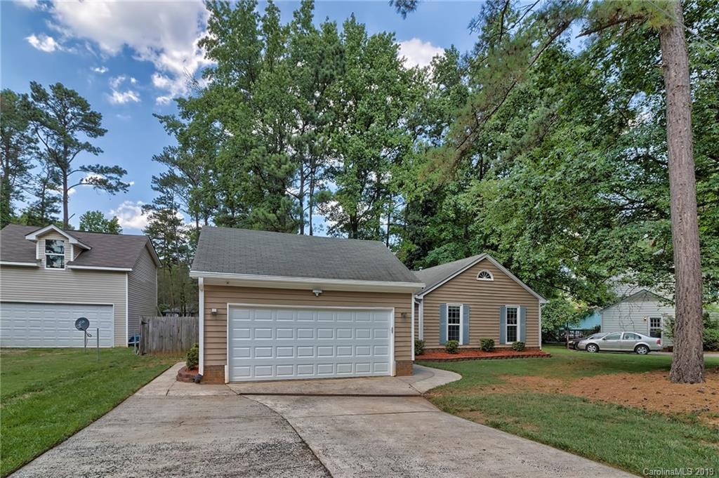 6221 Trysting Road, Unit 27 Charlotte, NC 28227 - Photo 32 of 36 Gallery Image 32