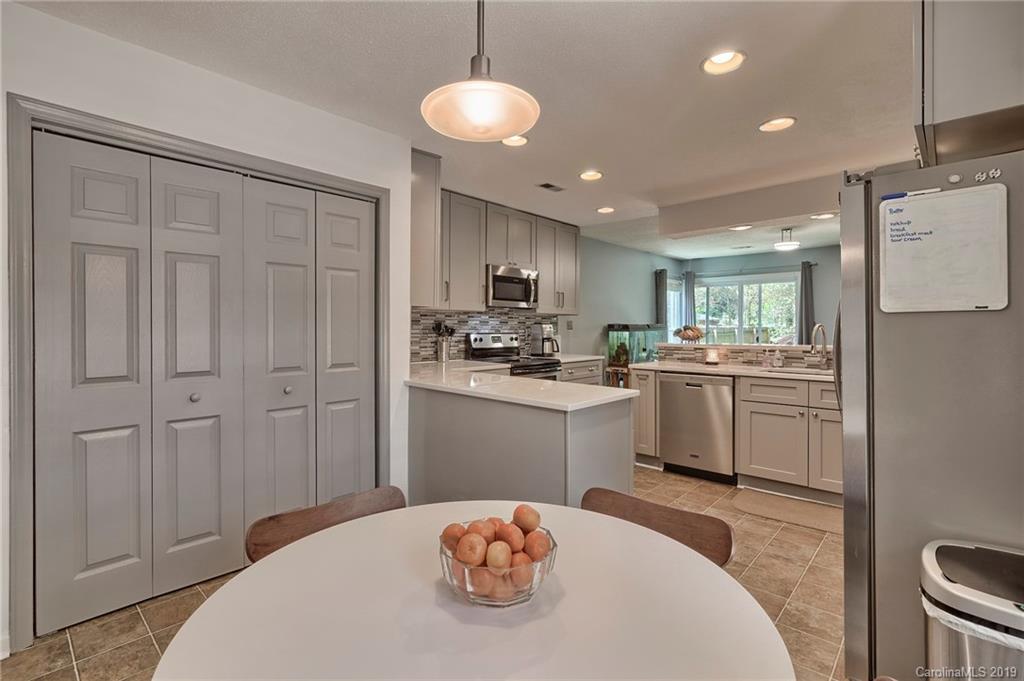 6221 Trysting Road, Unit 27 Charlotte, NC 28227 - Photo 9 of 36 Gallery Image 9
