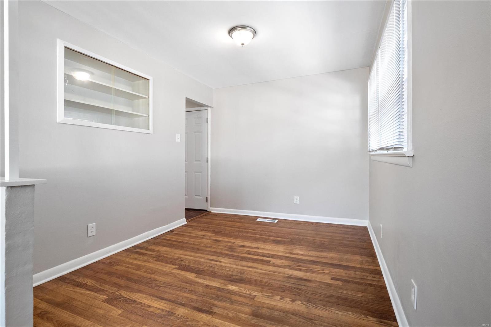 1056 Renshaw Drive St. Louis, MO 63135 - Photo 11 of 23