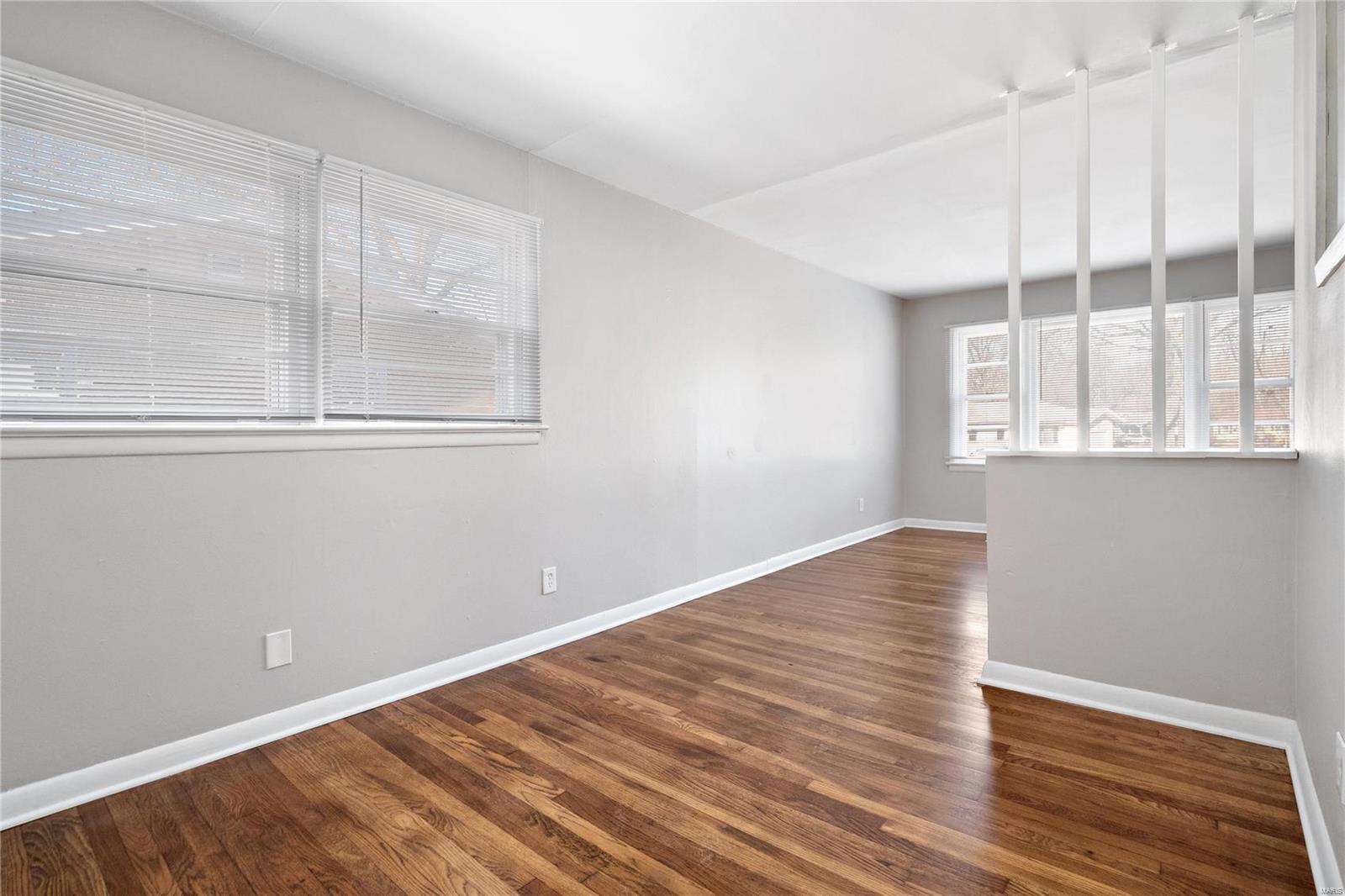 1056 Renshaw Drive St. Louis, MO 63135 - Photo 12 of 23