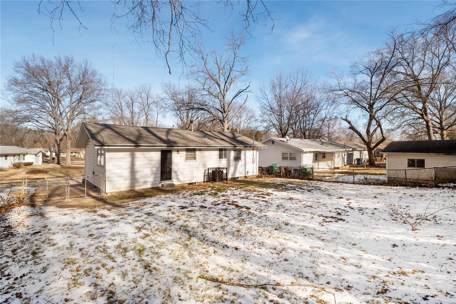 1056 Renshaw Drive St. Louis, MO 63135 - Photo 21 of 23