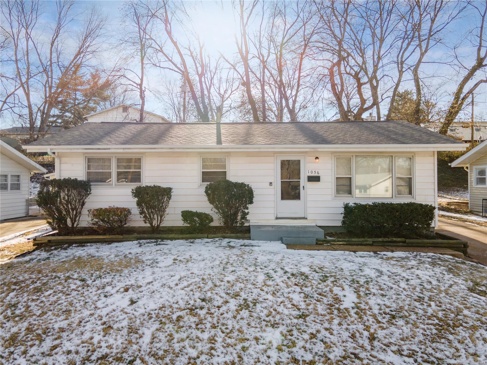 1056 Renshaw Drive St. Louis, MO 63135 - Photo 3 of 23