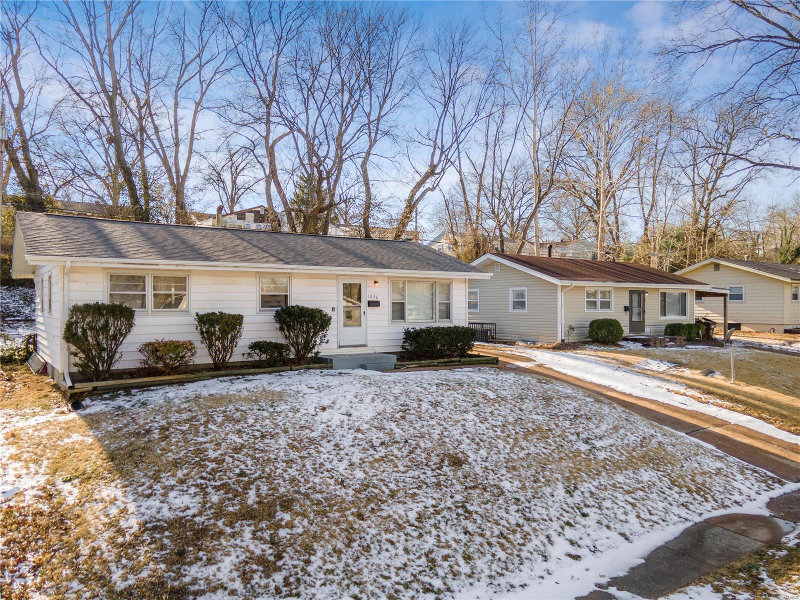 1056 Renshaw Drive St. Louis, MO 63135 - Photo 4 of 23