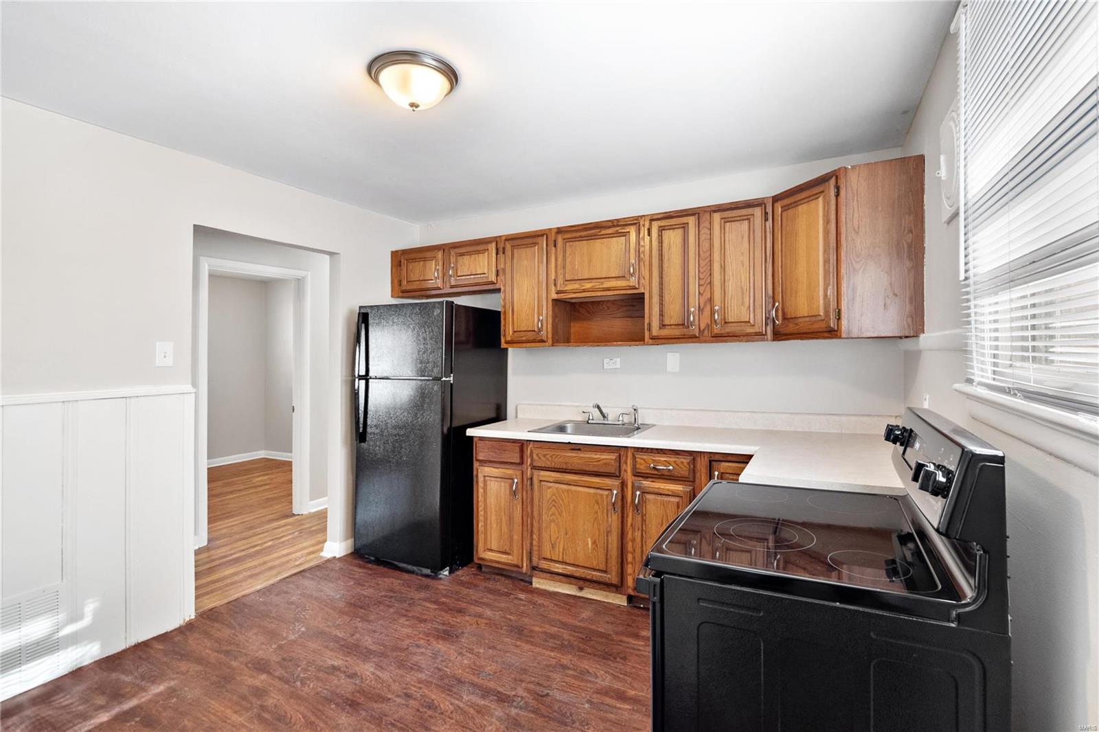 1056 Renshaw Drive St. Louis, MO 63135 - Photo 5 of 23