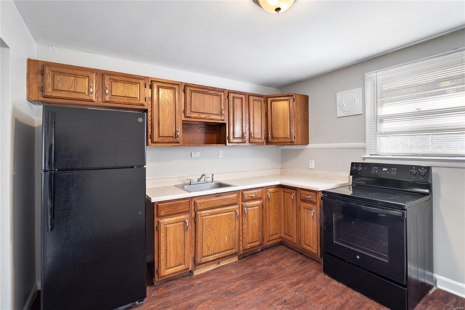 1056 Renshaw Drive St. Louis, MO 63135 - Photo 6 of 23