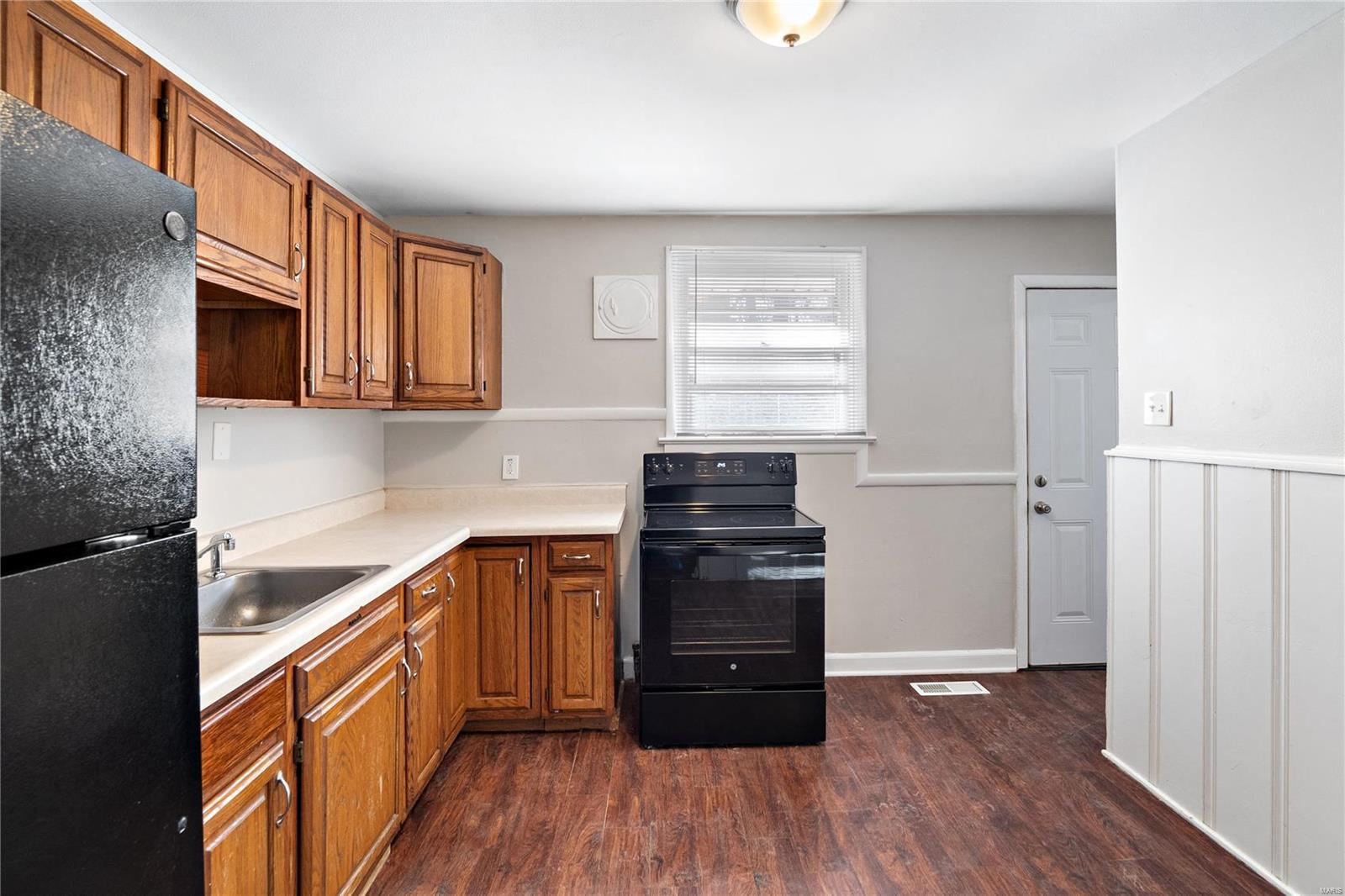 1056 Renshaw Drive St. Louis, MO 63135 - Photo 7 of 23