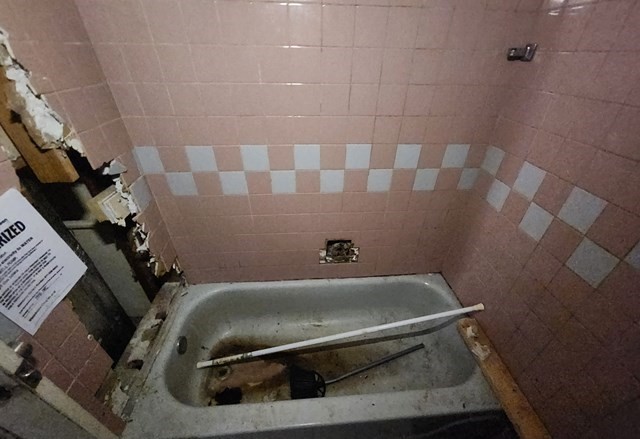 6716 South Bell Avenue Chicago, IL 60636 - Photo 7 of 10 a bathroom with a sink