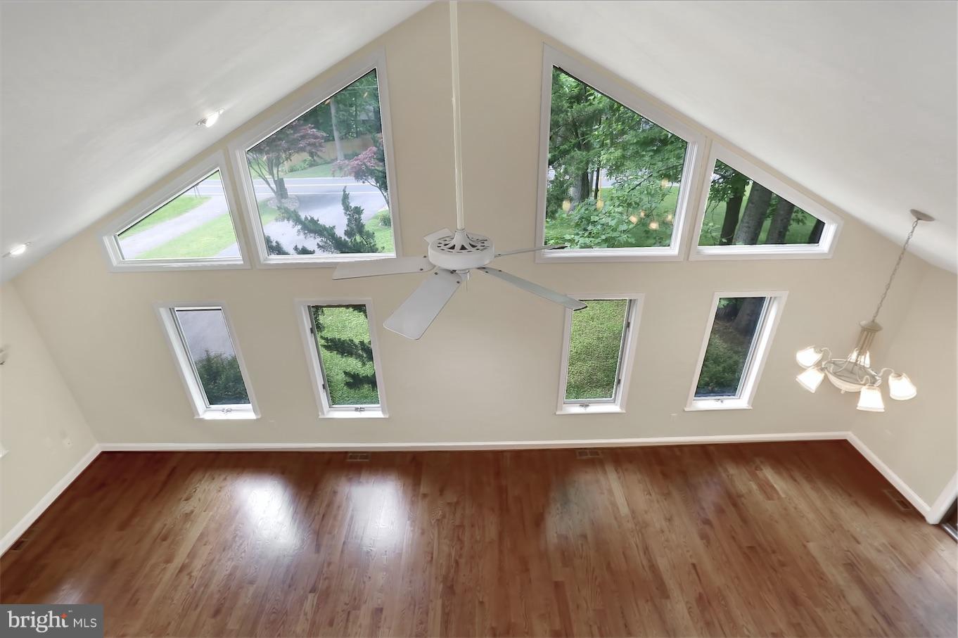 252 Cape St John Road Annapolis, MD 21401 - Photo 11 of 30 Two story living room