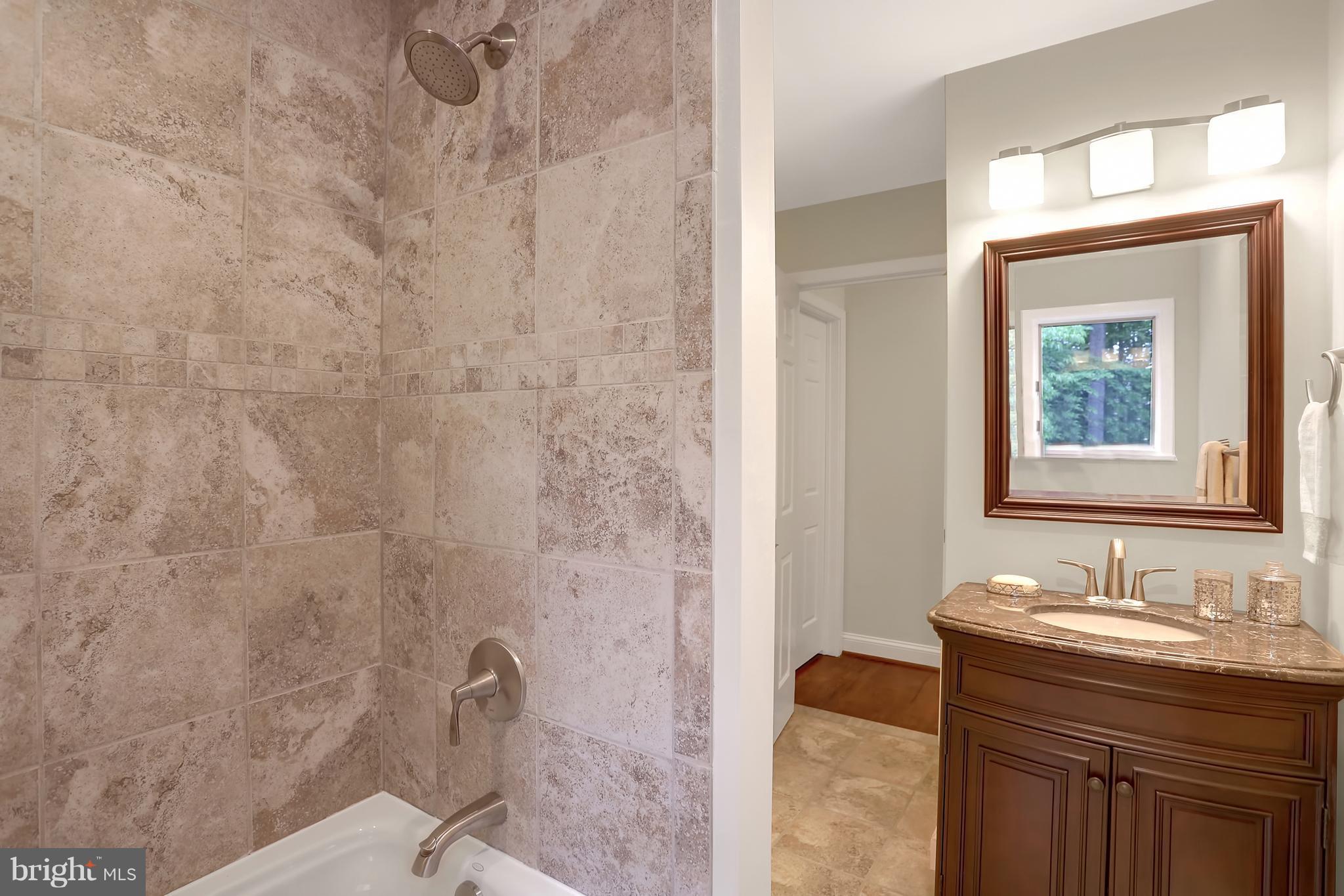 252 Cape St John Road Annapolis, MD 21401 - Photo 18 of 30 Second upper level full bathroom