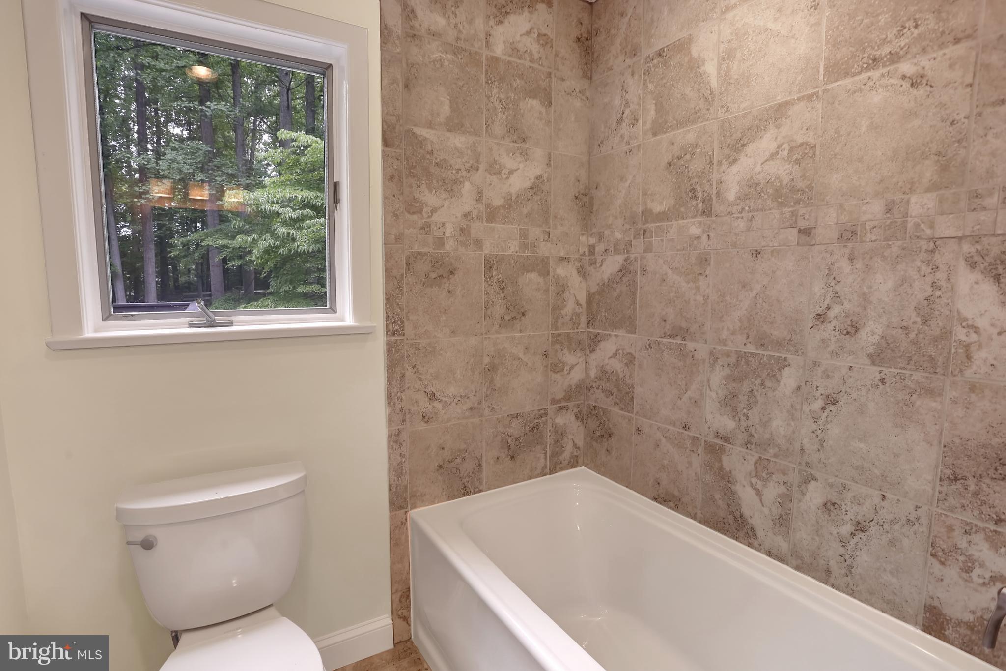 252 Cape St John Road Annapolis, MD 21401 - Photo 19 of 30 Second upper level full bathroom
