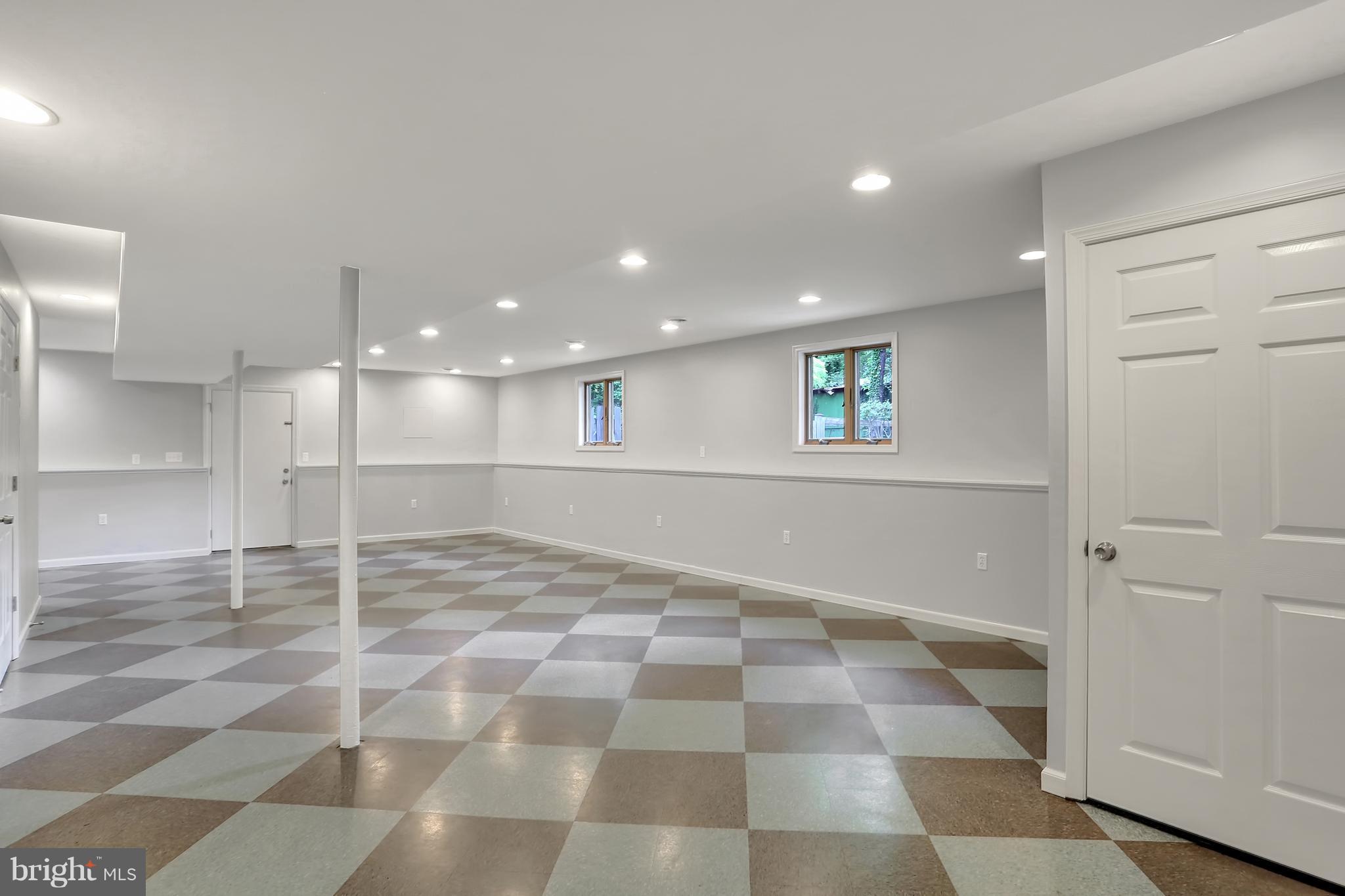 252 Cape St John Road Annapolis, MD 21401 - Photo 25 of 30 Large windows and tons of recessed lighting