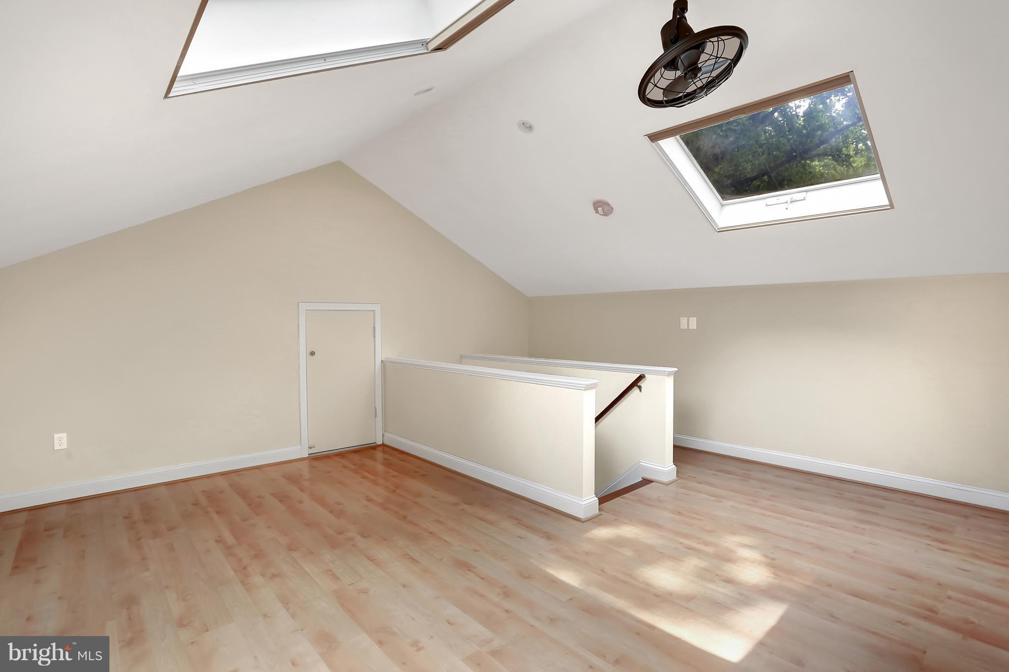 252 Cape St John Road Annapolis, MD 21401 - Photo 4 of 30 Bonus loft with 2 skylights and HW floor