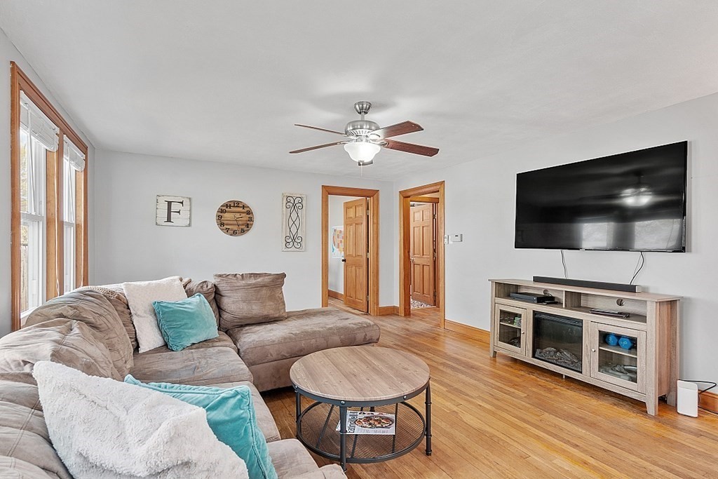 152 Whalom Road Lunenburg, MA 01462 - Photo 8 of 40