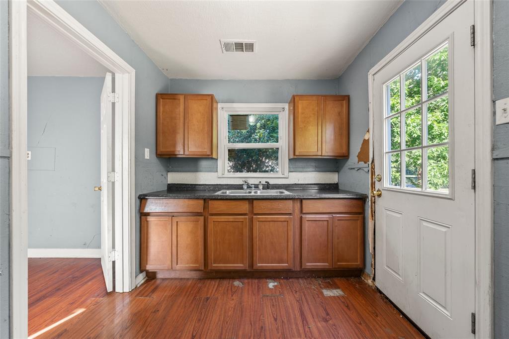 2225 Mitchell Avenue Waco, TX 76708 - Photo 7 of 16