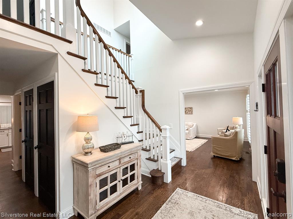 8085 Deerwood Road Clarkston, MI 48348 - Photo 4 of 44