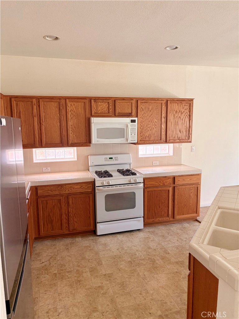 3583 Sarasota Avenue Merced, CA 95348 - Photo 12 of 24