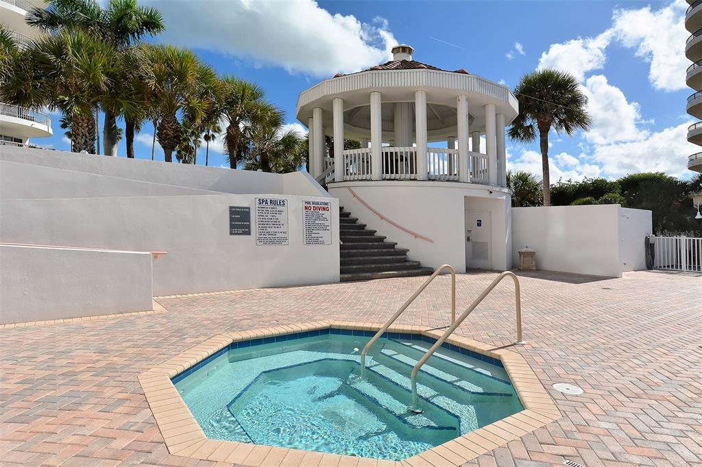 455 Longboat Club Road, Unit 608 Longboat Key, FL 34228 - Photo 49 of 57 Hot tub.