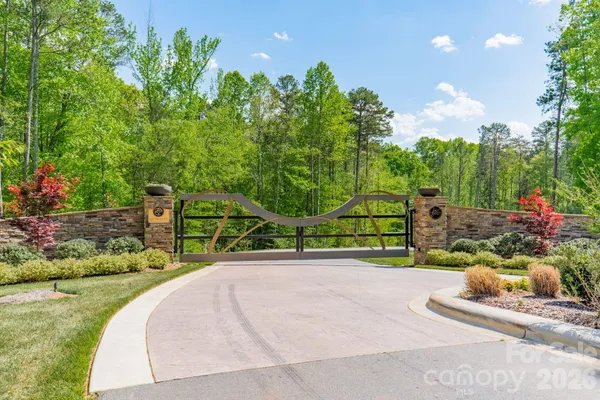 $3,250,000 | 1052 Ventosa Drive, Denver, NC 28037