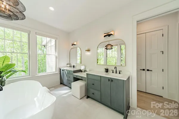 $3,250,000 | 1052 Ventosa Drive, Denver, NC 28037