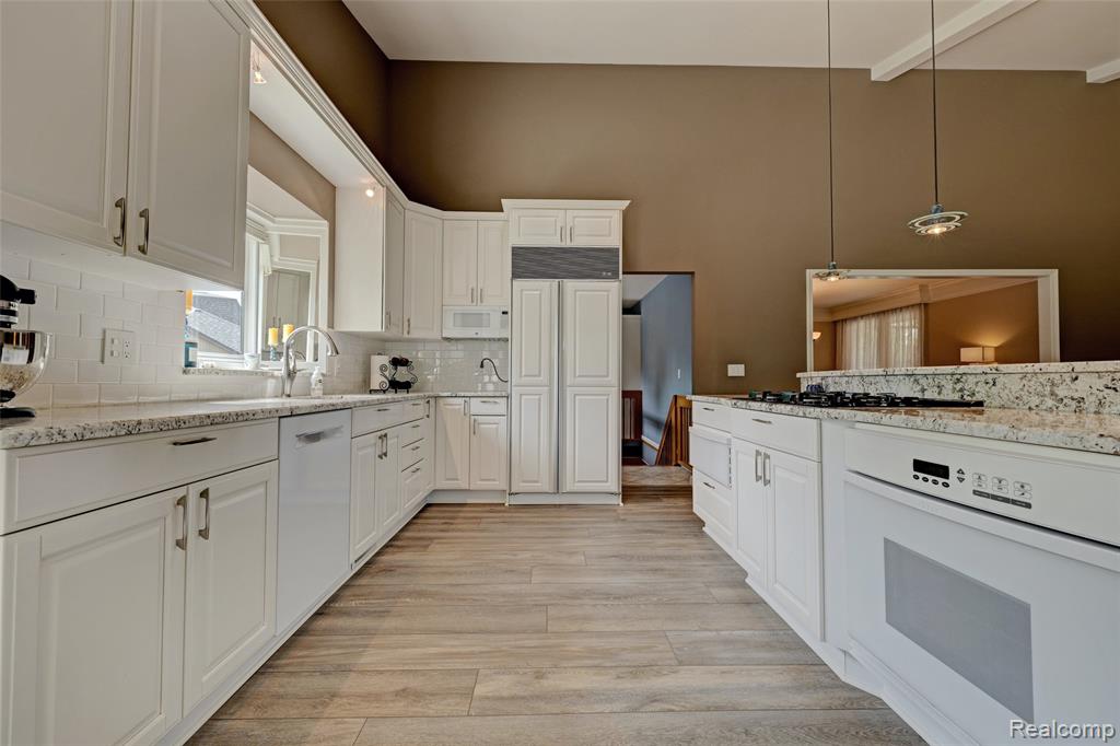1692 Edinborough Drive Rochester Hills, MI 48306 - Photo 12 of 53