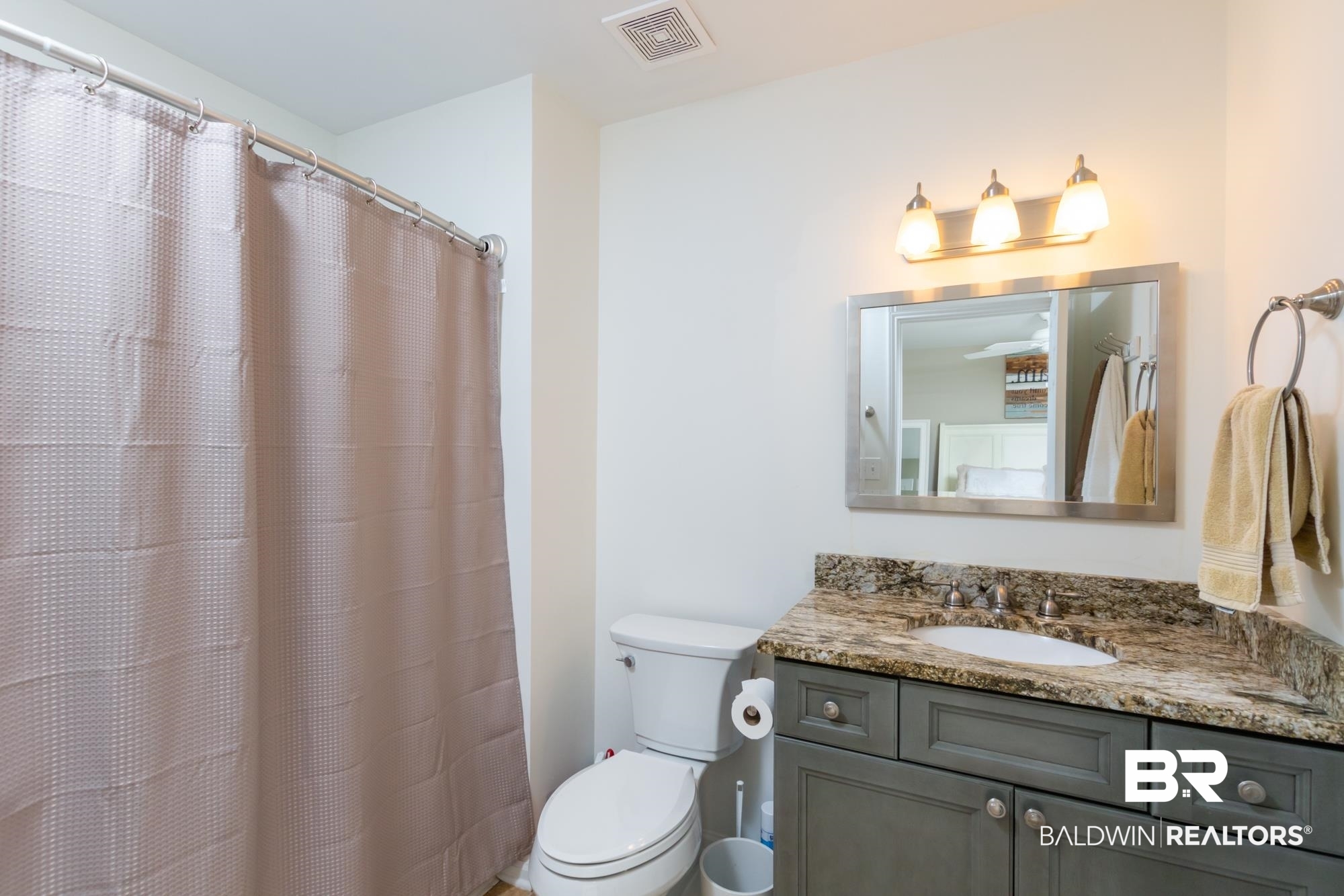 1517 Regency Road, Unit 151 Gulf Shores, AL 36542 - Photo 17 of 31 Primary Bath