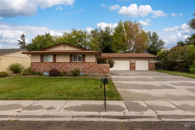$499,900 | 10866 West Sandhurst Drive, Boise, ID 83709