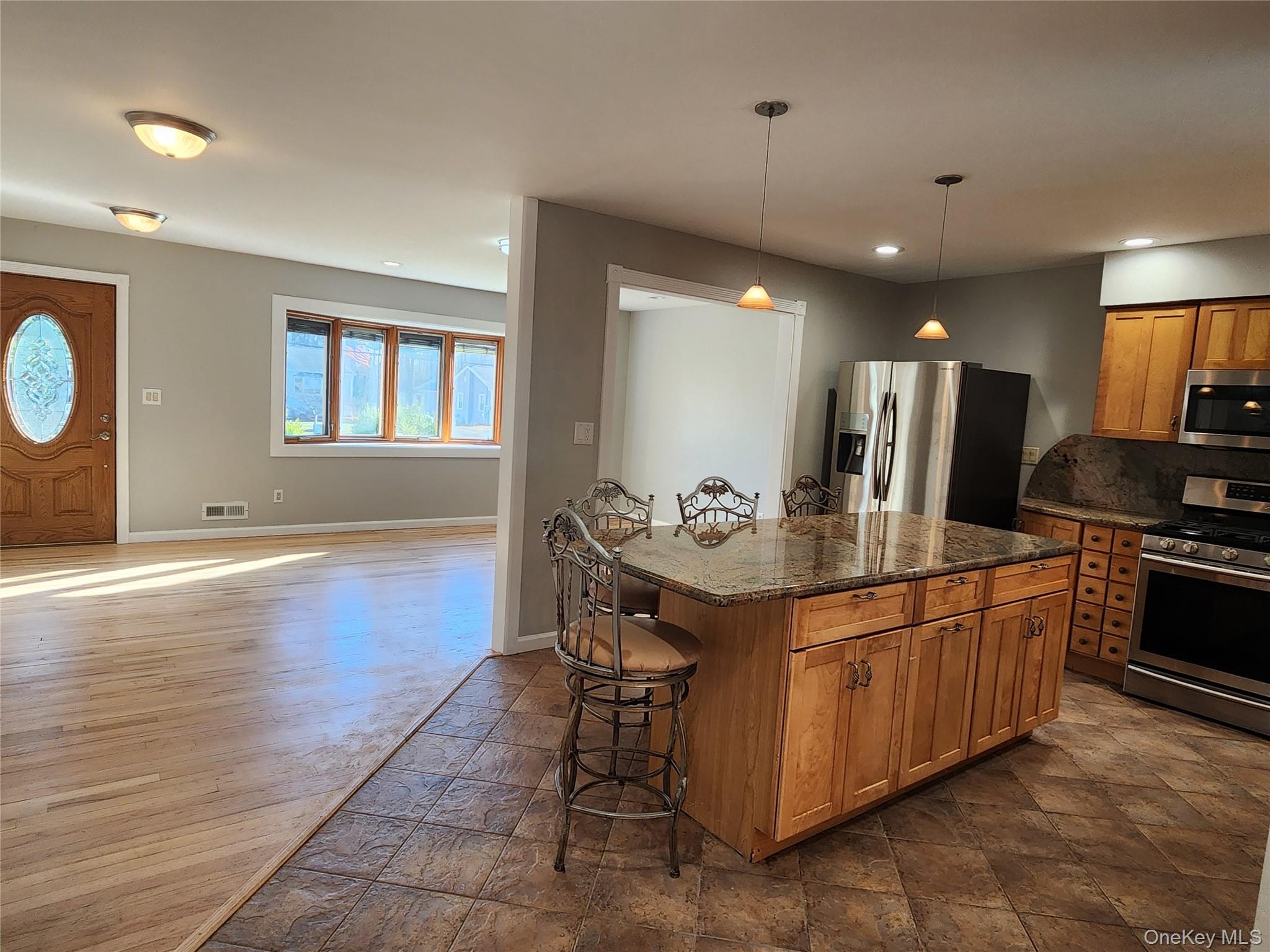 373 Ehrhardt Road Pearl River, NY 10965 - Photo 7 of 27