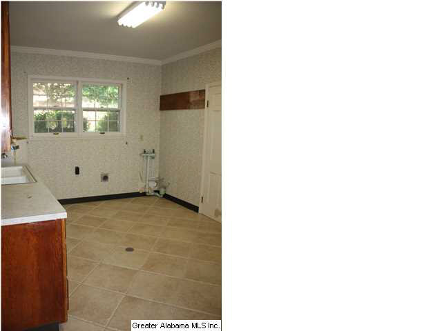2504 Shades Crest Road Birmingham, AL 35209 - Photo 13 of 31
