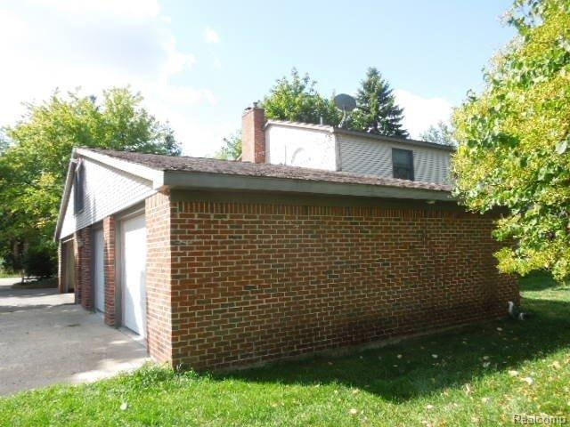 6454 Clarkston Road Clarkston, MI 48346 - Photo 3 of 25 4 side.jpg