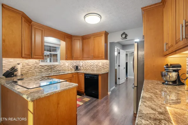 $890,000 | 307 Idlewild Drive, White Pine, TN 37890