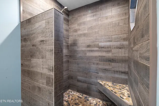 $890,000 | 307 Idlewild Drive, White Pine, TN 37890