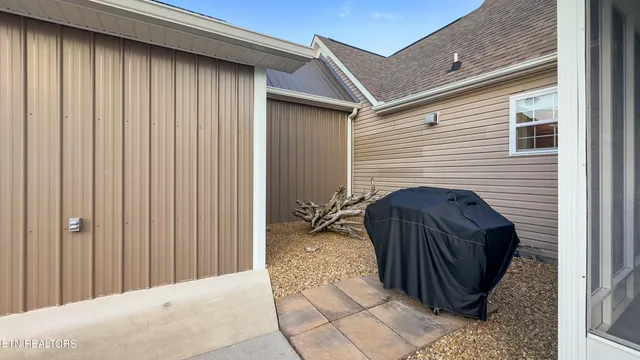 $890,000 | 307 Idlewild Drive, White Pine, TN 37890