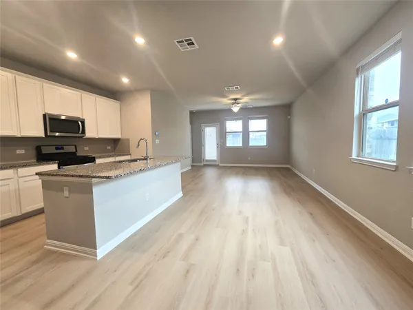 $2,195 | 136 Tucana Street, Georgetown, TX 78628