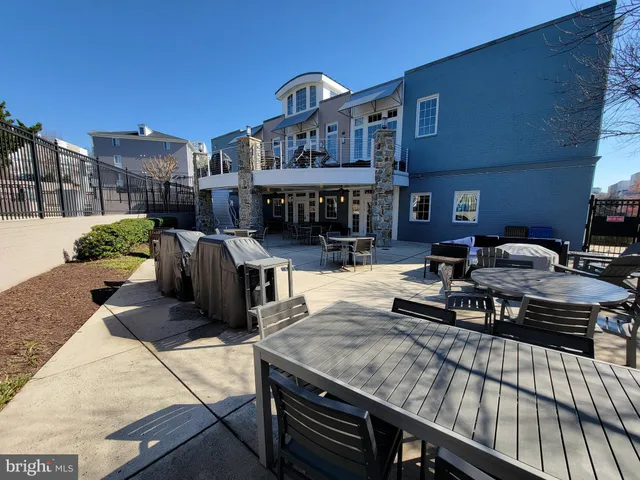 $2,150 | 4151 South Four Mile Run Drive, Unit 203, Arlington, VA 22204